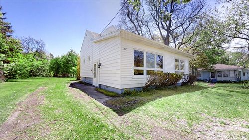 7847 Erie Rd, Derby, NY, 14047-9590 | Card Image