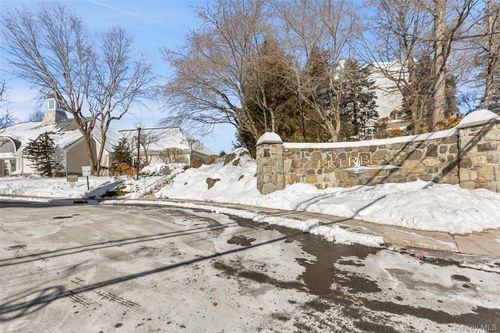 321 Northview Ct, Peekskill, NY, 10566-4442 | Card Image