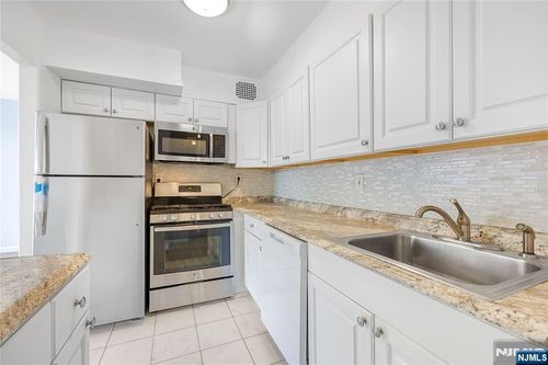 6050 Kennedy Blvd, West New York, NJ, 07093 | Card Image