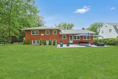 73 Bon Air Ave, New Rochelle, NY, 10804-3204 | Card Image