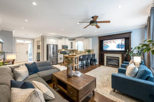 7137 196 St, Surrey, BC, V4N5Z6 | Card Image