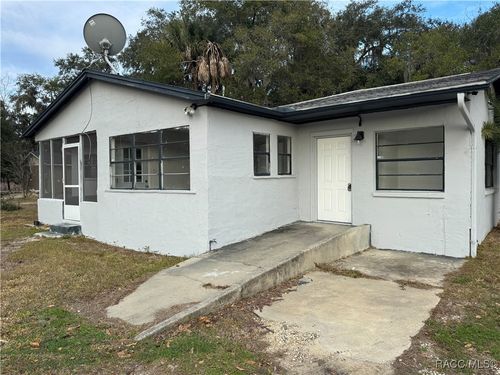 557 Ne 8th Ave, Crystal River, FL, 34428-3751 | Card Image