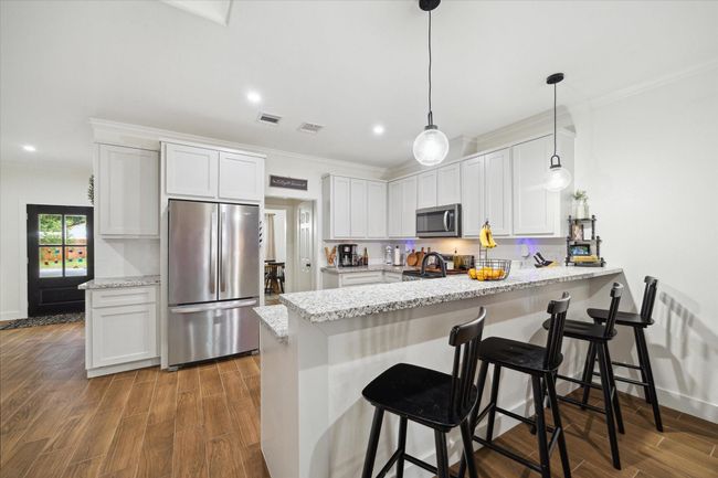 2201 Maple St, House other with 4 bedrooms, 3 bathrooms and 1 parking in Liberty TX | Image 4