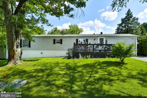 3461 Wolf Pack Dr, Orefield, PA, 18069-2160 | Card Image