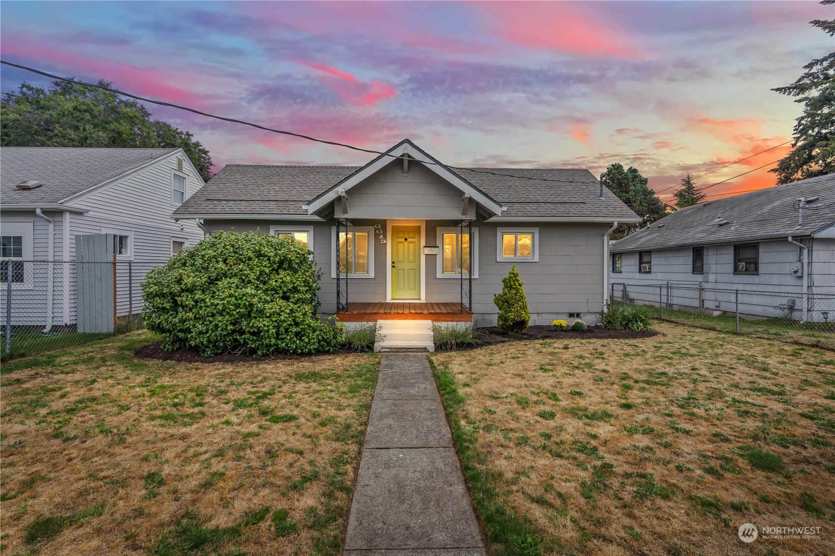 Junett St, Tacoma, WA 98409