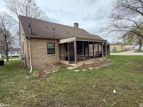 400 S 9th St, Clear Lake, IA, 50428-3863 | Card Image