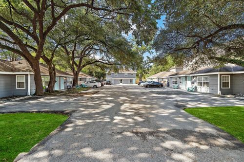 apt-2-230 W 27th St, Houston, TX, 77008-2100 | Card Image