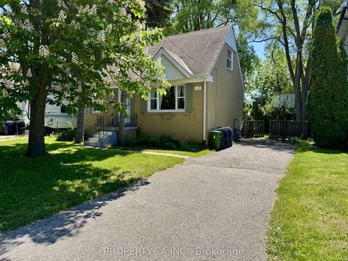 109 Pleasant Ave, North York, ON, M2M1M2 | Card Image