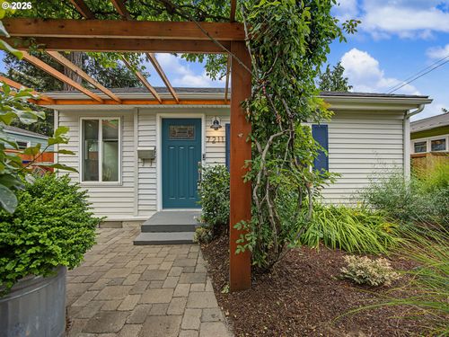 7211 N Atlantic Ave, Portland, OR, 97217 | Card Image
