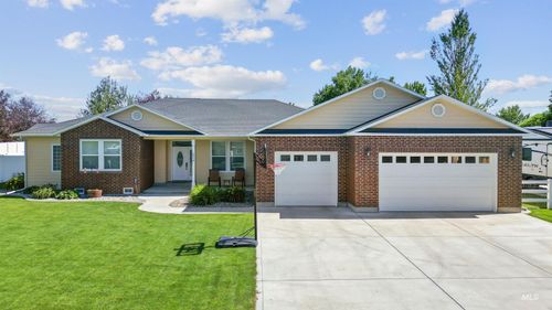 554 Valley Circle Rd, Hagerman, ID, 83332-5041 | Card Image