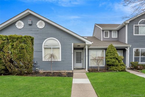 762 Birchwood Park Dr, Middle Island, NY, 11953-2612 | Card Image