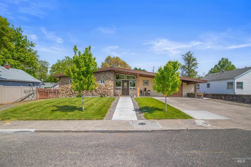 1221 9th St, Clarkston, WA, 99403-3337 | Card Image
