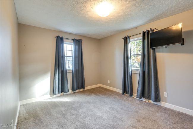 Primary Room | Image 12