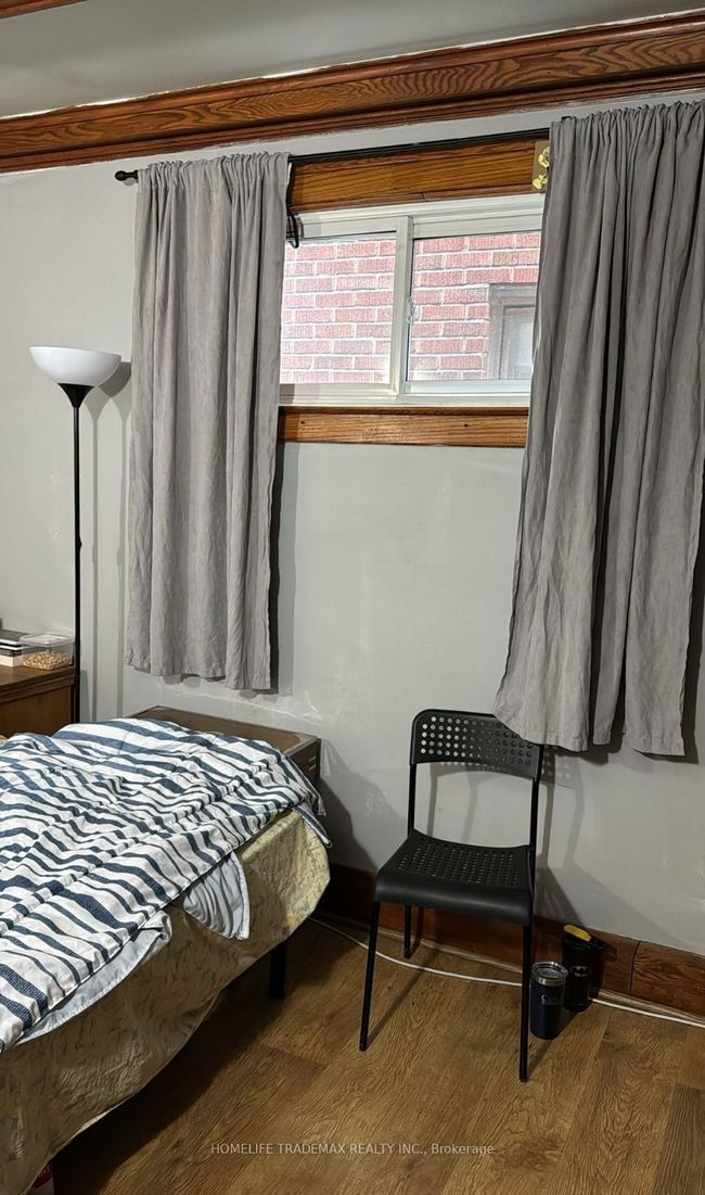 329 Rankin Ave, House other with 8 bedrooms, 3 bathrooms and 4 parking in Windsor ON | Image 11