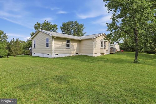 357 Happy Creek Dr, KEARNEYSVILLE, WV, 25430-9317 | Card Image