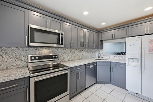 110-7500 Nw 17th St, Plantation, FL, 33313-5174 | Card Image