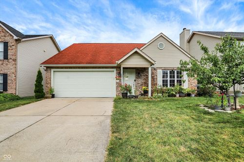 14928 Oak Rd, Carmel, IN, 46033-8982 | Card Image