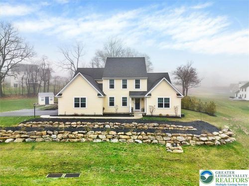 2645 Longridge Dr, Hellertown, PA, 18055 | Card Image
