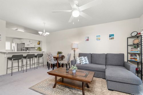 apt-2010-3075 Ala Poha Pl, Honolulu, HI, 96818-1690 | Card Image