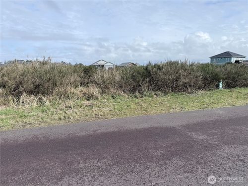 458 W Wind St Sw, Ocean Shores, WA, 98569-4005 | Card Image