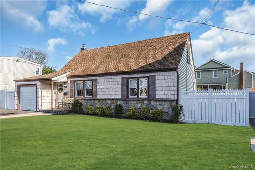 247 Division Ave, Massapequa, NY, 11758-7111 | Card Image