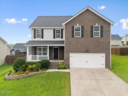 2735 Southwinds Cir, Sevierville, TN, 37876-2709 | Card Image