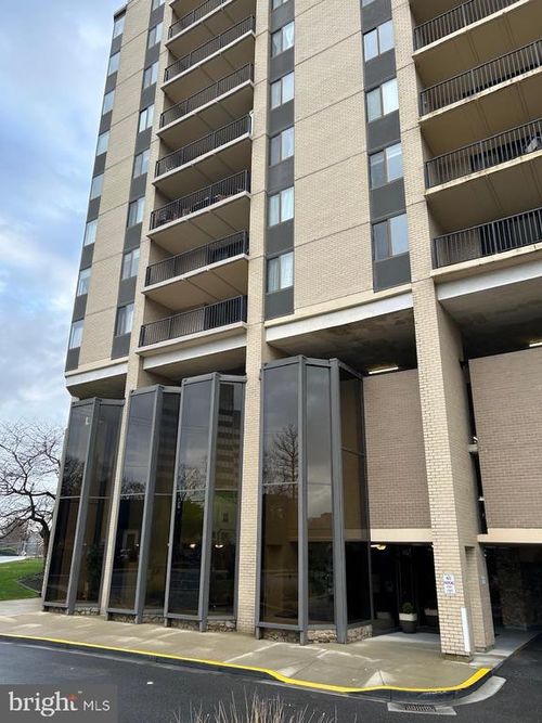 apt-708-4242 E West Hwy, CHEVY CHASE, MD, 20815-5951 | Card Image