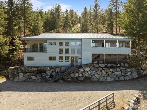 985 Guffy Rd, Chelan, WA, 98816-9122 | Card Image