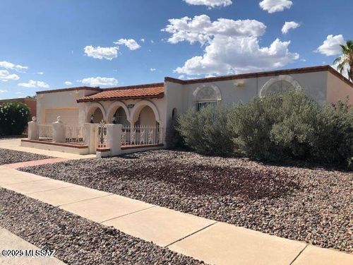 9449 E Barrudean Hills Street, Tucson, AZ, 85710 | Card Image
