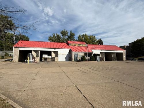 1324 E Locust St, Davenport, IA, 52803-3204 | Card Image