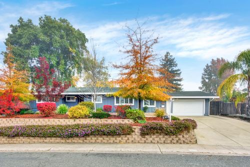 8181 Woodleaf Dr, Fair Oaks, CA, 95628-5104 | Card Image