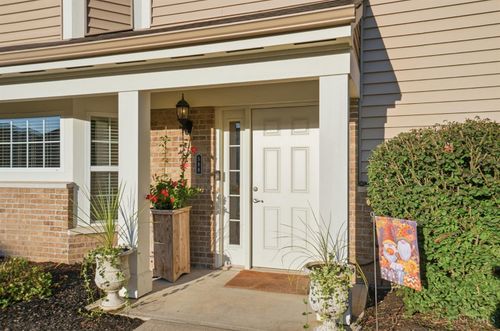 588 Heritage Sq, Harrison, OH, 45030-8209 | Card Image