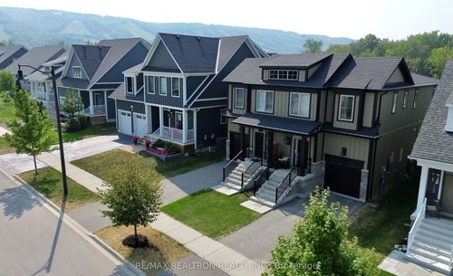 118 Red Pine St, Blue Mountains, ON, L9Y0Z3 | Card Image