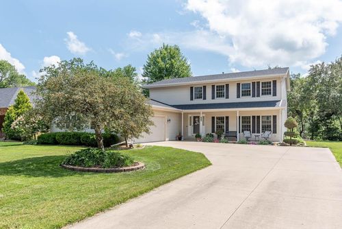 1030 Oak Terrace Dr, North Mankato, MN, 56003-3425 | Card Image