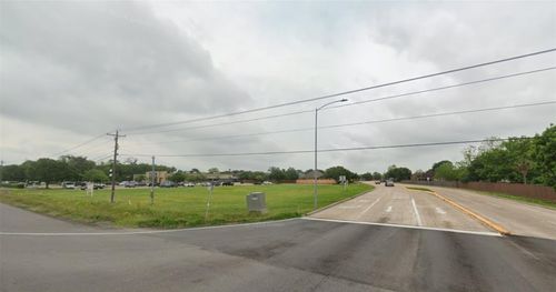 300 Fm 2004 Rd, Lake Jackson, TX, 77566-4979 | Card Image