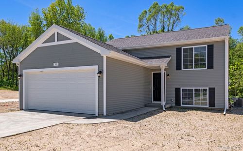 204 Wildflower Drive, Hillsdale, MI, 49242 | Card Image