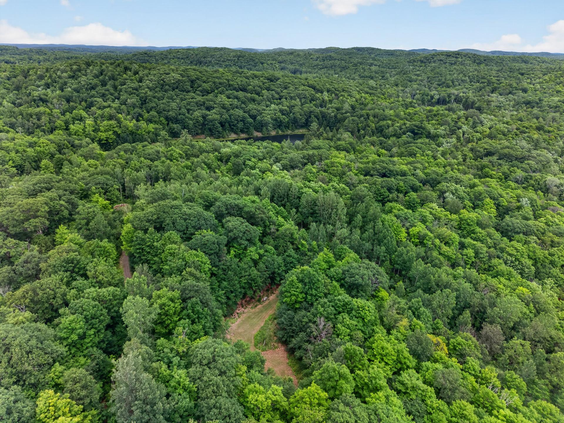 Land in Val-des-Monts