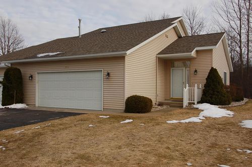 346 Woodside Cir, Cadillac, MI, 49601-8293 | Card Image