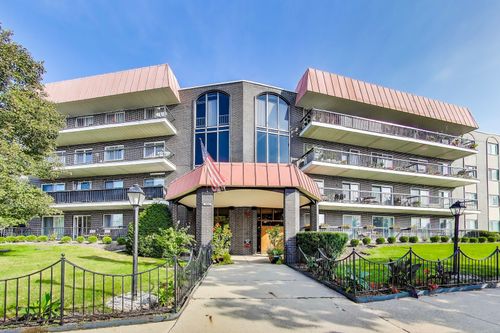 apt-107-4840 Foster St, Skokie, IL, 60077-1306 | Card Image
