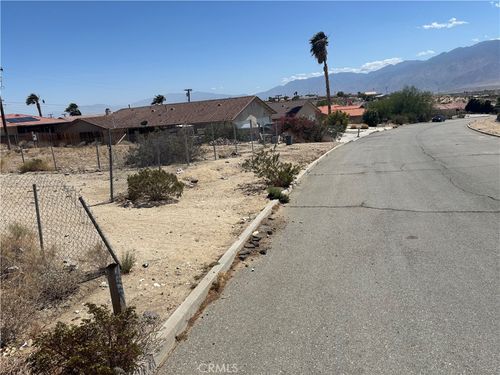 13112 Agua Cayendo Rd, Desert Hot Springs, CA, 92240 | Card Image