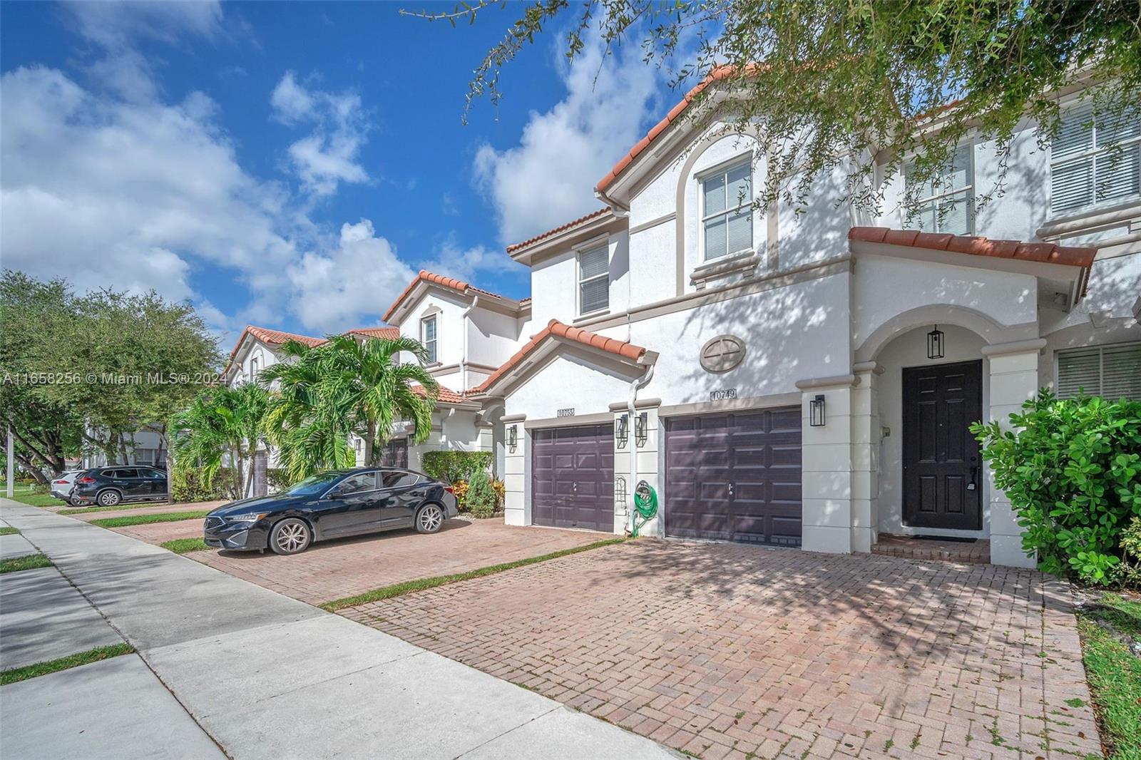 78th Ter, Miami, FL 33178
