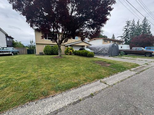 9324 James St, Chilliwack, BC, V2P6G9 | Card Image