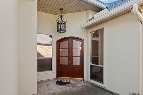 6029 Courtyard Dr, Gonzales, LA, 70737-8522 | Card Image