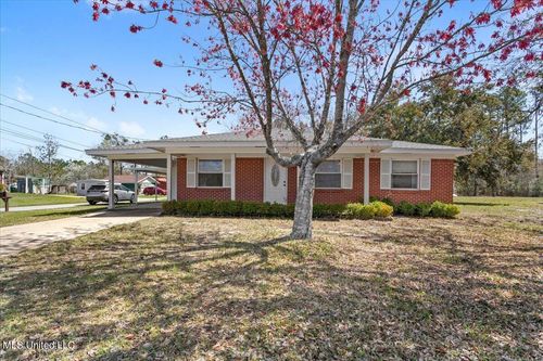 328 Menge Ave, Pass Christian, MS, 39571-4208 | Card Image