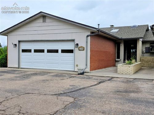 538 Lakewood Circle, Colorado Springs, CO, 80910 | Card Image