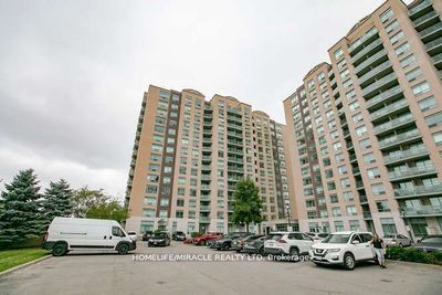 1208 - 11 Oneida Cres, Condo with 0 bedrooms, 1 bathrooms and 1 parking in Richmond Hill ON | Image 2