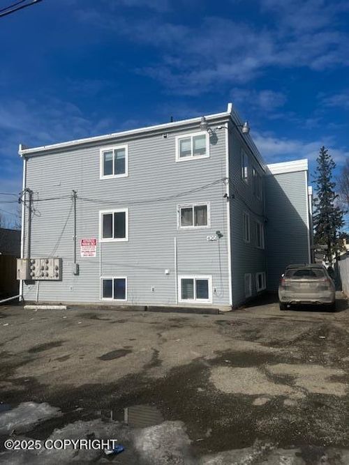 420 E 14th Ave, Anchorage, AK, 99501-5261 | Card Image
