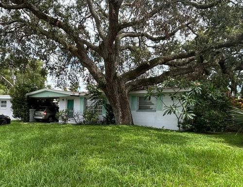8946 Dream Way, LARGO, FL, 33773-4744 | Card Image