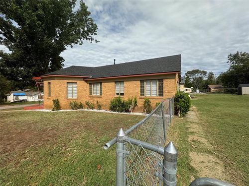 404 Jefferson St, Seminole, OK, 74868-3141 | Card Image