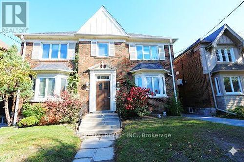 202-1753 Bayview Ave, East York, ON, M4G3C5 | Card Image